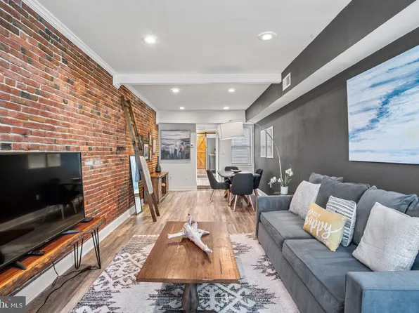 242 S Wolfe St, Baltimore, MD 21231