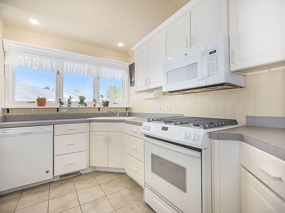 4th image of 14719 Anchor Ct
