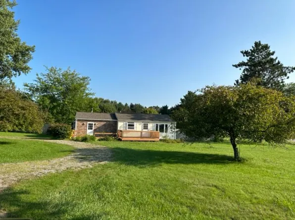 1089 Williams St, Vassar, MI 48768