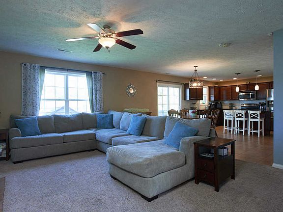 3rd image of 10330 Admiral Dr