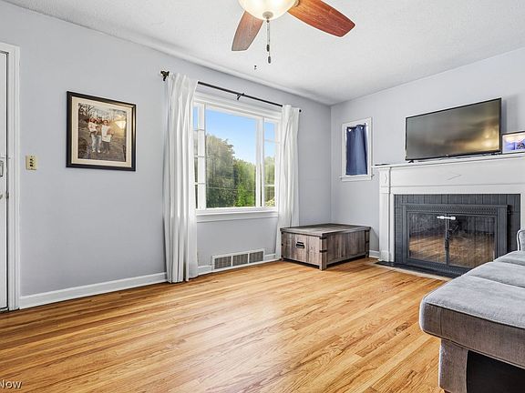 3rd image of 510 38th St NW