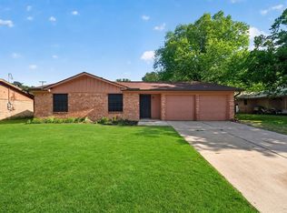 3856 Brambleton Pl, Forest Hill, TX 76119
