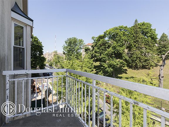 5th image of 17836 Wexford Ter APT 4A