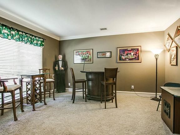 5th image of 1461 Parkwood Dr