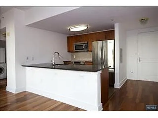 Sold by Prominent Properties Sotheby's International Realty | media 52