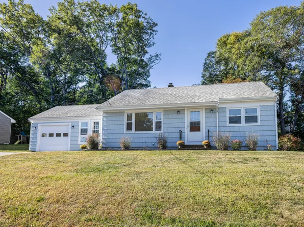 10 Pleasant Avenue, Cape Elizabeth, ME 04107