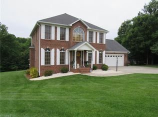 105 Long Pond Ct, King, NC 27021