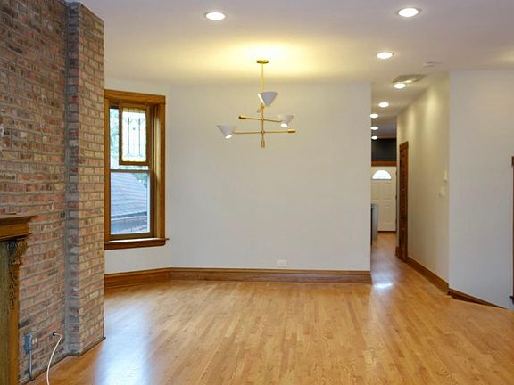 4th image of 1624 N Wood St #3F