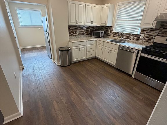 2nd image of 7 N Warwick Rd #1