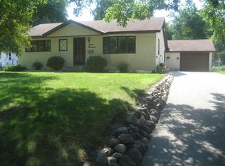 700 E 4th St, Litchfield, MN 55355