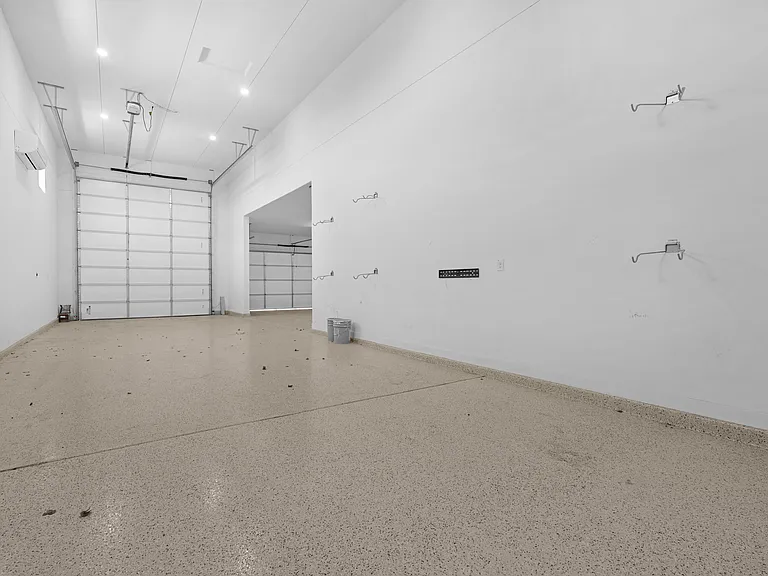 20132 W Catalina Dr — Photo 35