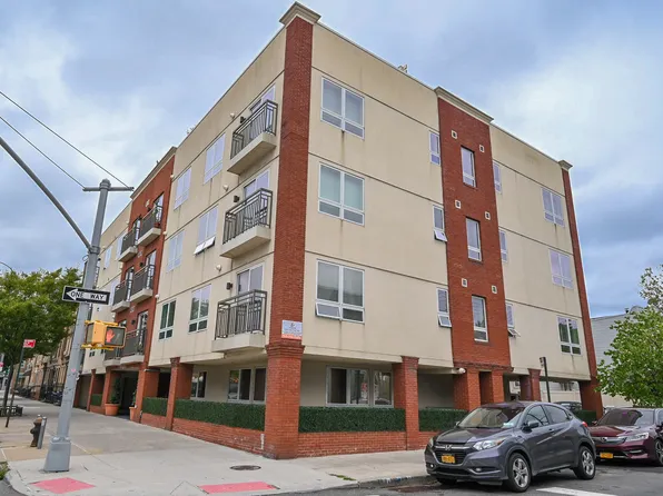 63-34 Fresh Pd Road image 2 of 20