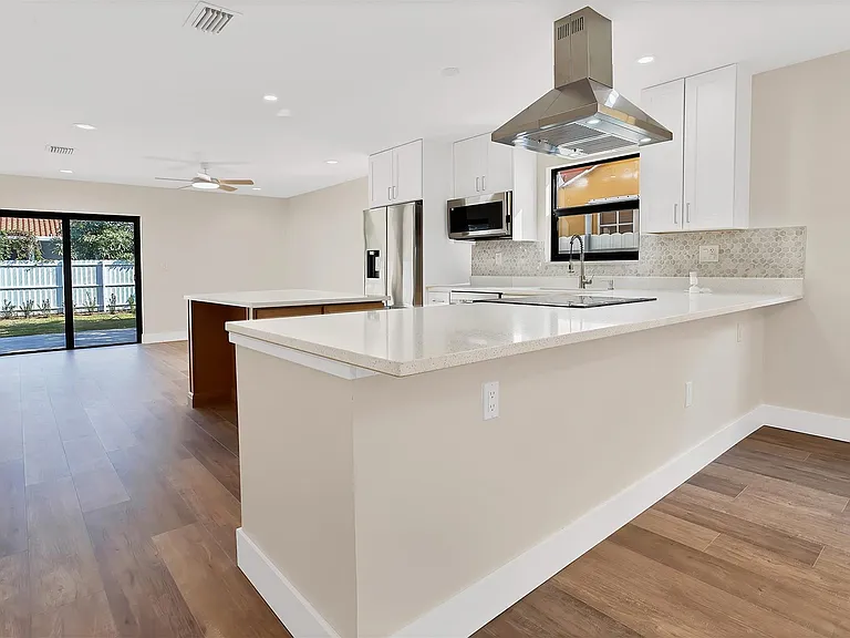 391 NW 58th Ave — Photo 8