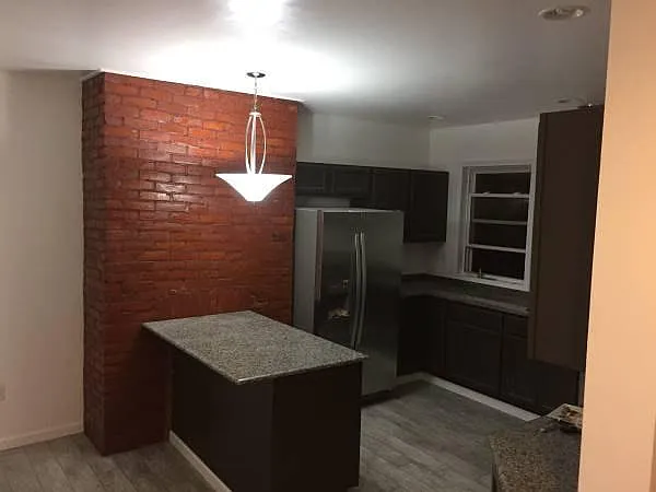 115 W Sycamore St #2 — Photo 1