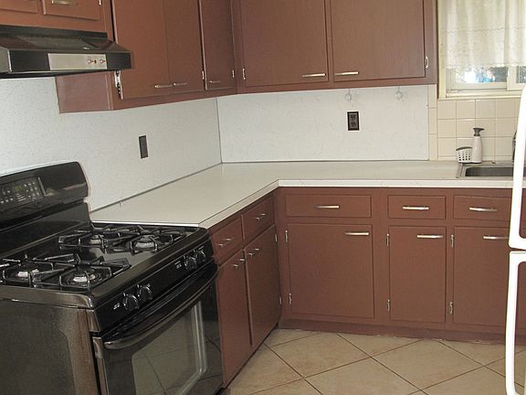 2nd image of 5606 Riverdale Ave Unit 1