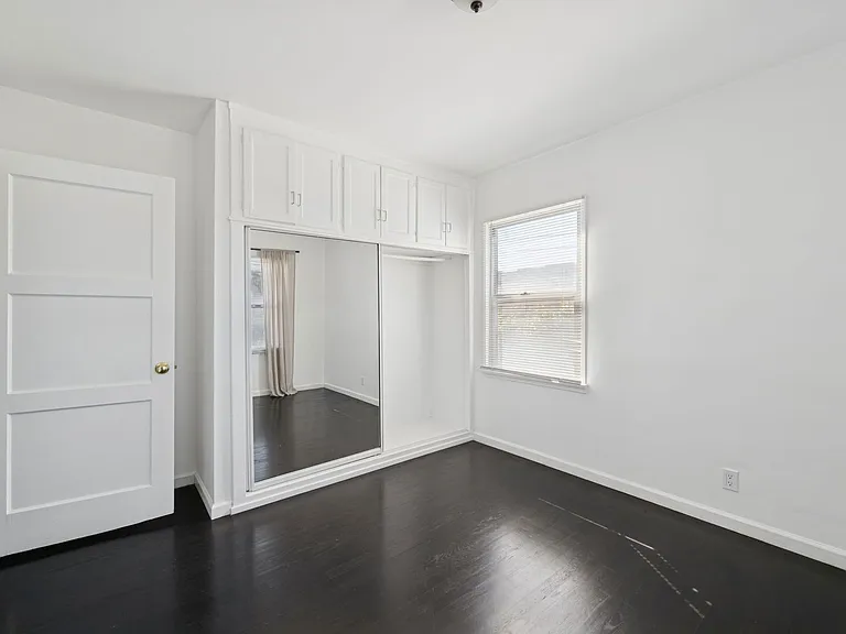 2032 Delaware Ave #2032A — Photo 11