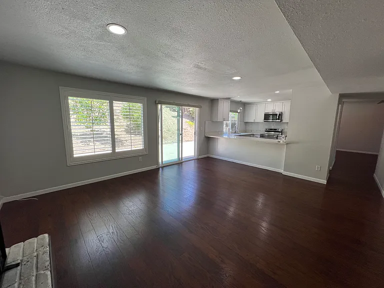 1371 La Mancha Pl — Photo 7