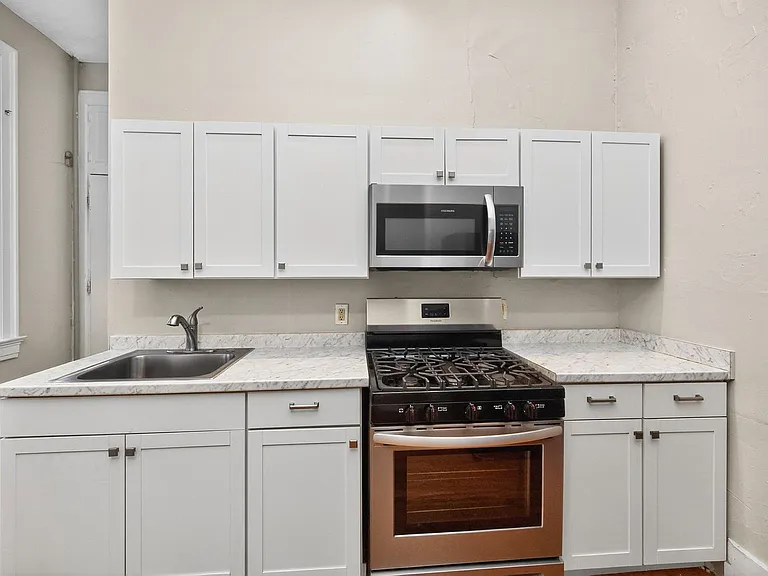 2419 Vine St #2 — Photo 2