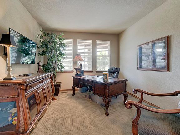 5th image of 7441 Isabell Cir