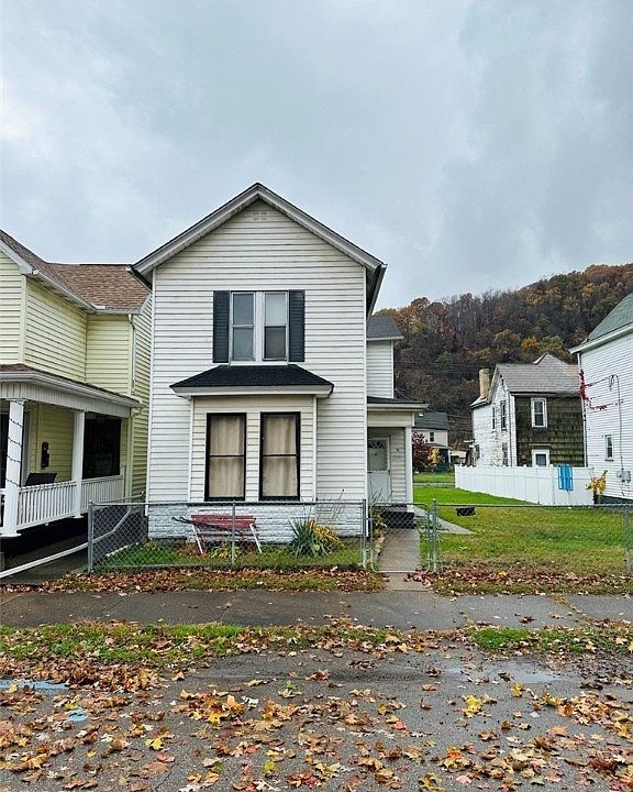 1st image of 711 Broadway Ave