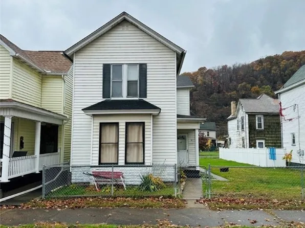 711 Broadway Ave, Wellsville, OH 43968