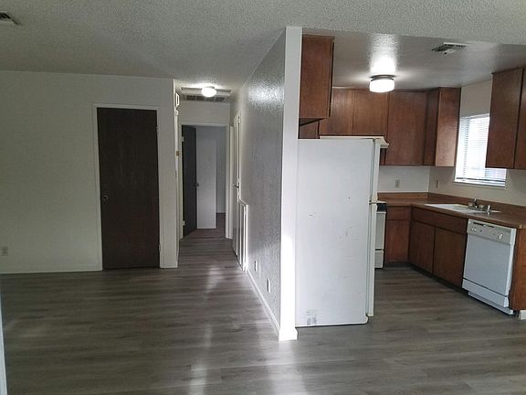 5th image of 1821 Helena Ave APT H
