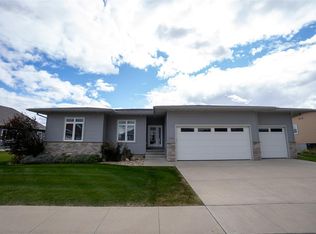 4204 Berry Hill Rd, Cedar Falls, IA 50613