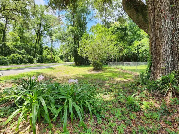 9526 Old Woodville Rd, Tallahassee, FL 32305