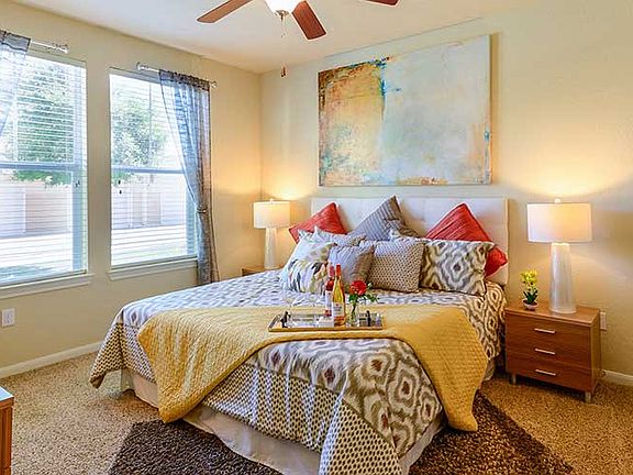 Parkway Grande Bedroom, San Marcos, Texas
