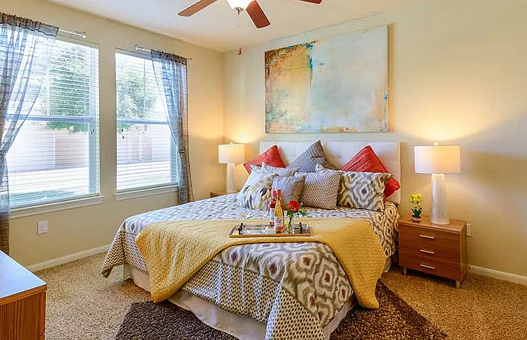 Parkway Grande Bedroom, San Marcos, Texas