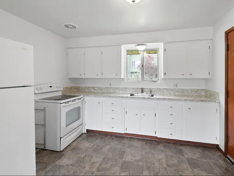 1380 SW Swantown Ave #L1 — Photo 14
