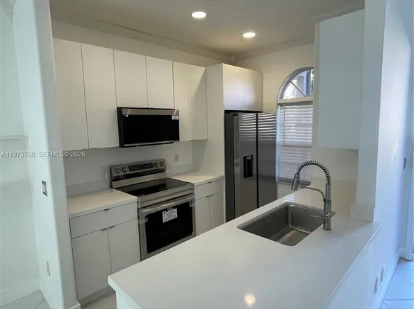 703 NE 195th St #703, Miami, FL 33179