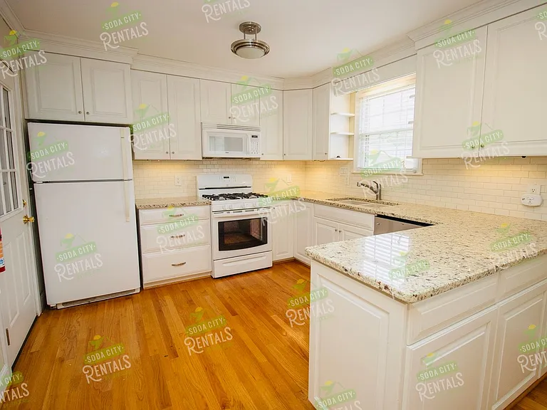 2829 Duncan St — Photo 9