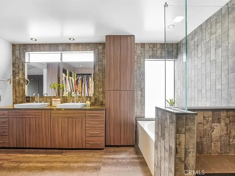 479 Pesaro St — Photo 20