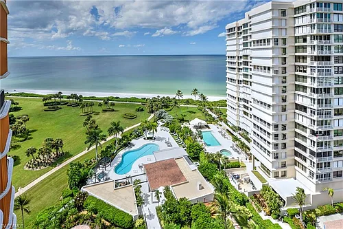 4251 Gulf Shore Blvd N Photo 1