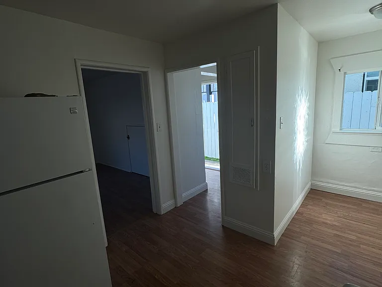 1033 Estudillo St — Photo 6