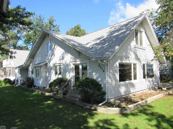 9910 N River Rd, Algonac, MI 48001