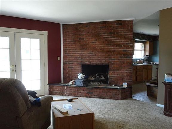 3rd image of 1025 Burchcliff Cir