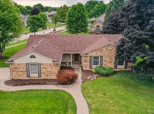 4614 Lehigh Dr, Troy, MI