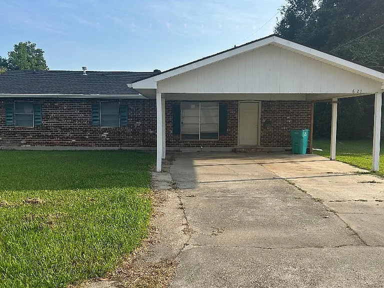 621 Natchez Blvd — Photo 1