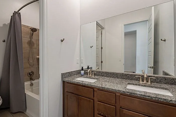 12442 N Appling Ave — Photo 24