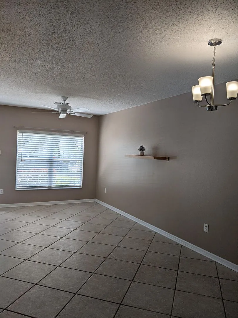 Immaculate 2-Bedroom, 2.5-Bath Townhome in Gated Hunter's Key Prime New Tampa Location — Photo 3