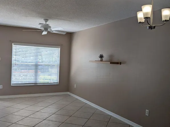8626 Hunters Key Cir, Tampa, FL 33647