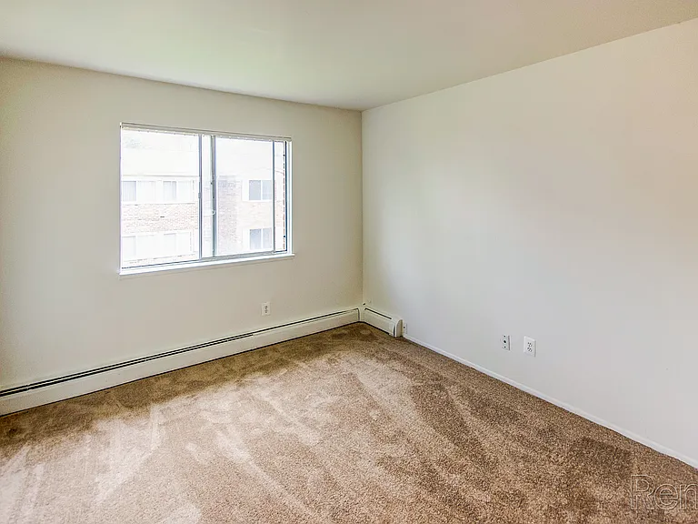 Wagon Wheel Apartments — Photo 10