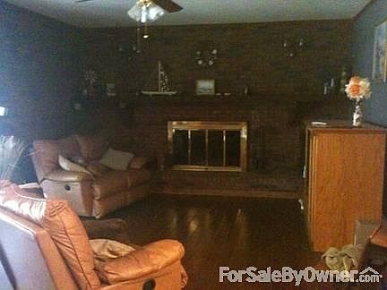 5th image of 37350 Moore Dr