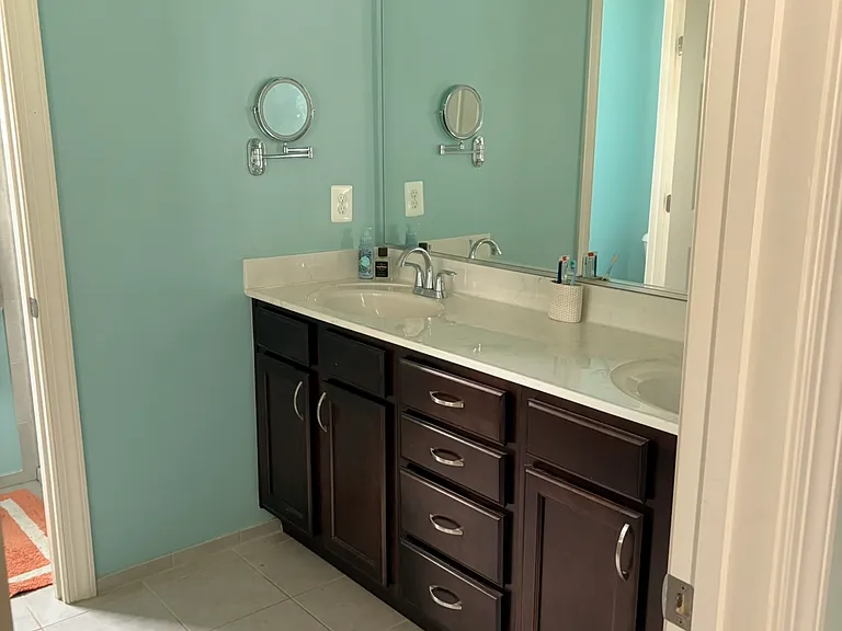 113 Henry Stoupe Way — Photo 8