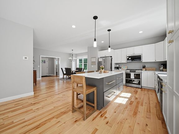 4th image of 37 Clover Lane