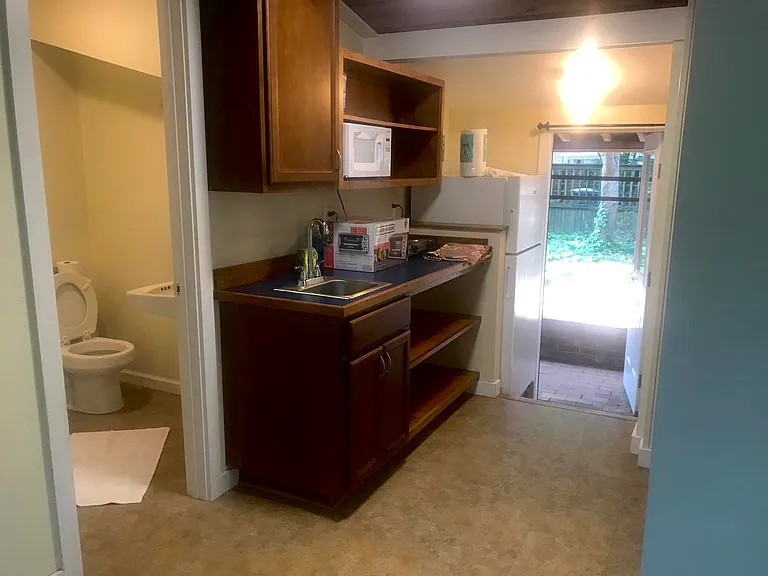 202 Maple Ave #C — Photo 3
