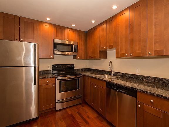 Full kitchen with dishwasher