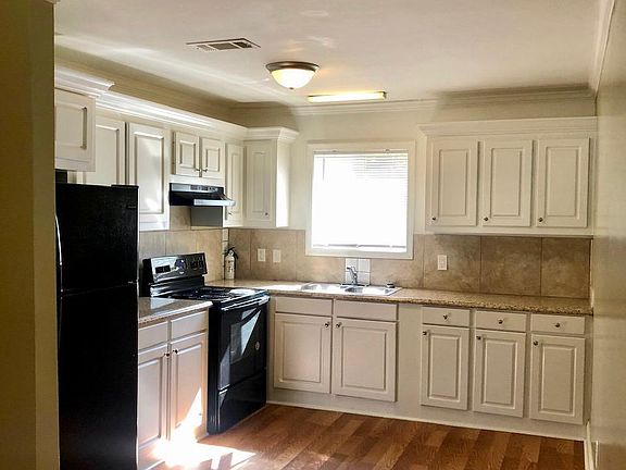 FULL SIZE KITCHEN WITH APPLIANCES